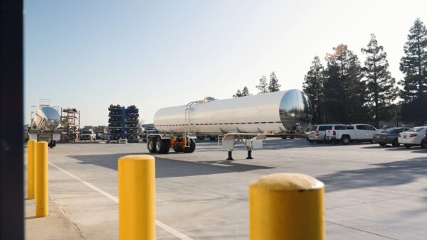 Tandem Axle Milk Tank Trailer (MILK-02RSA) - Image 2