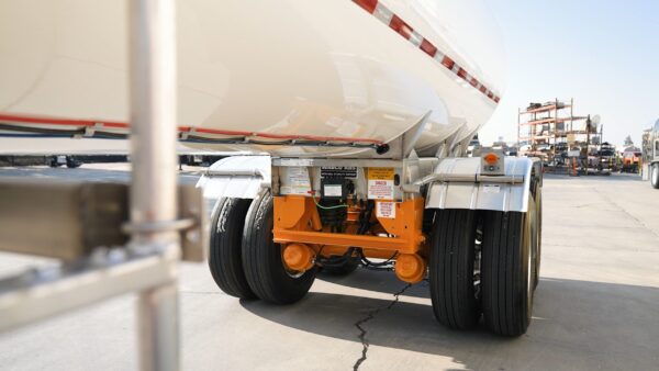 Tandem Axle Milk Tank Trailer (MILK-02RSA) - Image 7