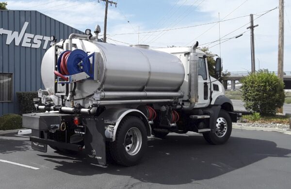 2,000 Gallon Potable Water Truck (WATER2ATTS) - Image 2