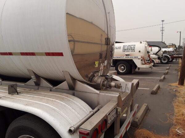 U1020 RENTAL 2008 West-Mark 6700 GALLONS STAINLESS STEEL SANITARY - Image 10