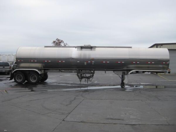U1026 RENTAL 2008 POLAR 6800 GALLONS STAINLESS STEEL SANITARY - Image 10