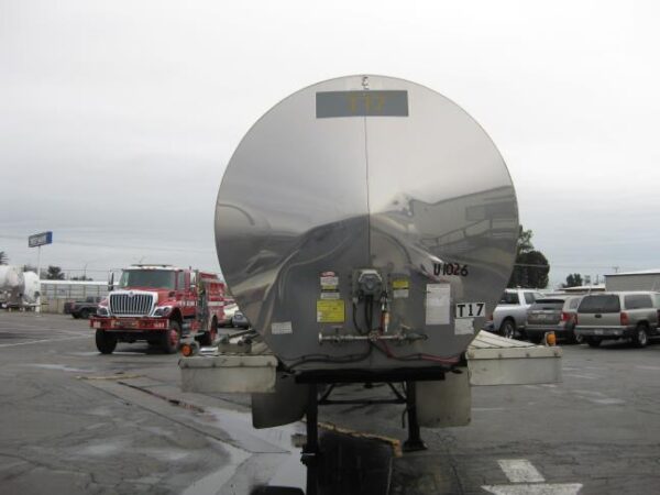 U1026 RENTAL 2008 POLAR 6800 GALLONS STAINLESS STEEL SANITARY - Image 11
