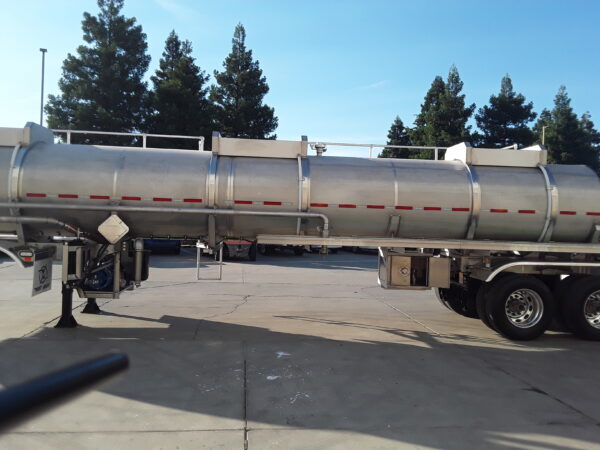DOT 407/412 Hazardous Vacuum Trailer from West-Mark - Image 6